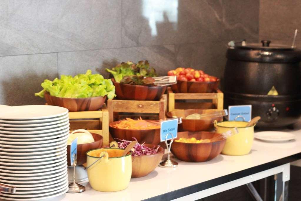 Wyndham La Hotel